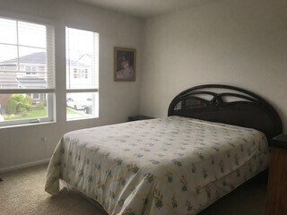 Building Photo - Large 4 bedroom home