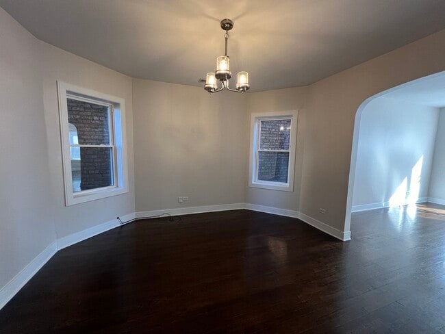 Building Photo - 3306 W Cullom Ave