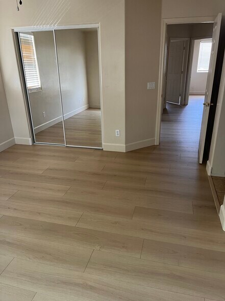 Primary Bedroom with Walk-in Closet - 140 W Beechnut Pl