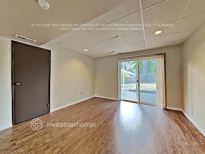 Building Photo - 202 Vashon Ave SE