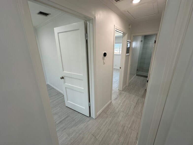 Building Photo - 2666 N Frederic St