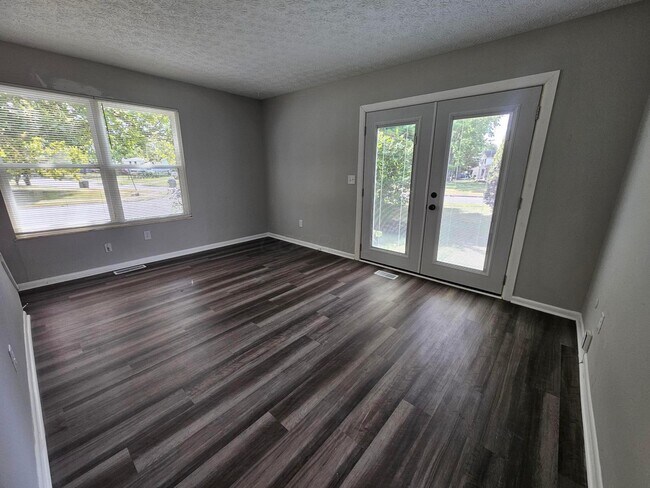 Building Photo - 2084 Brookfield Rd