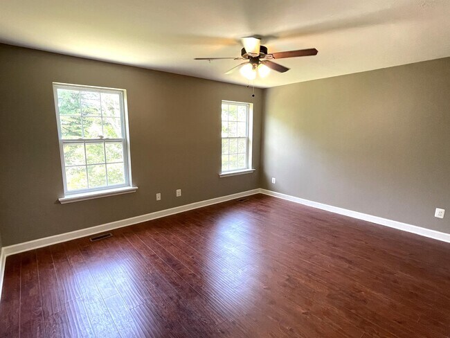 Building Photo - 262 Garrison Way