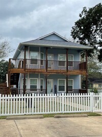 Building Photo - 1018 S Booth Ln