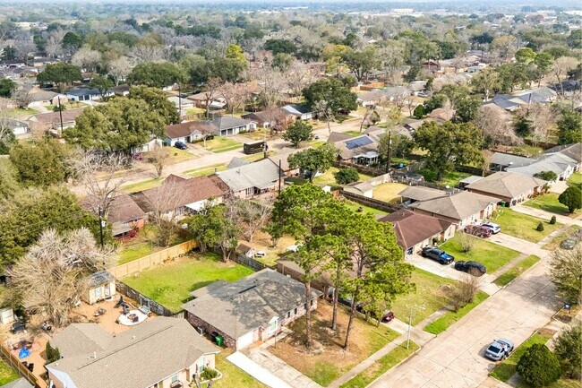 Building Photo - 5758 Greencraig Dr