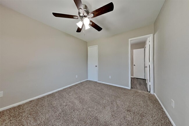 Building Photo - 16758 N Rail Dr