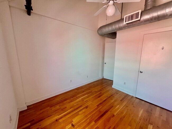 Building Photo - 505 4th St