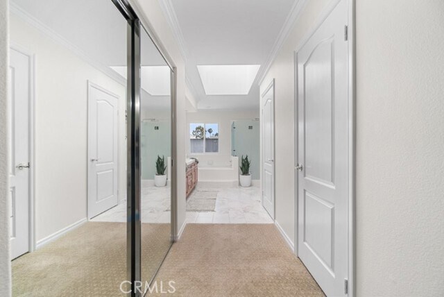 Building Photo - 2562 Woodbury Dr