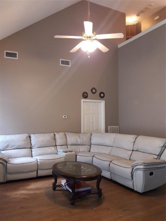 Building Photo - 8126 Blue Jay St