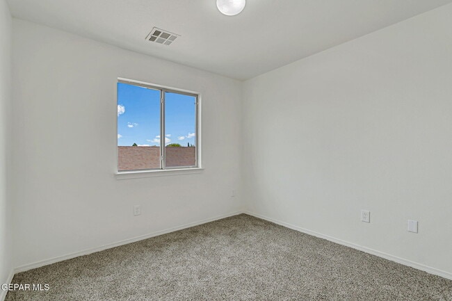 Building Photo - 14188 Strata Rock Dr