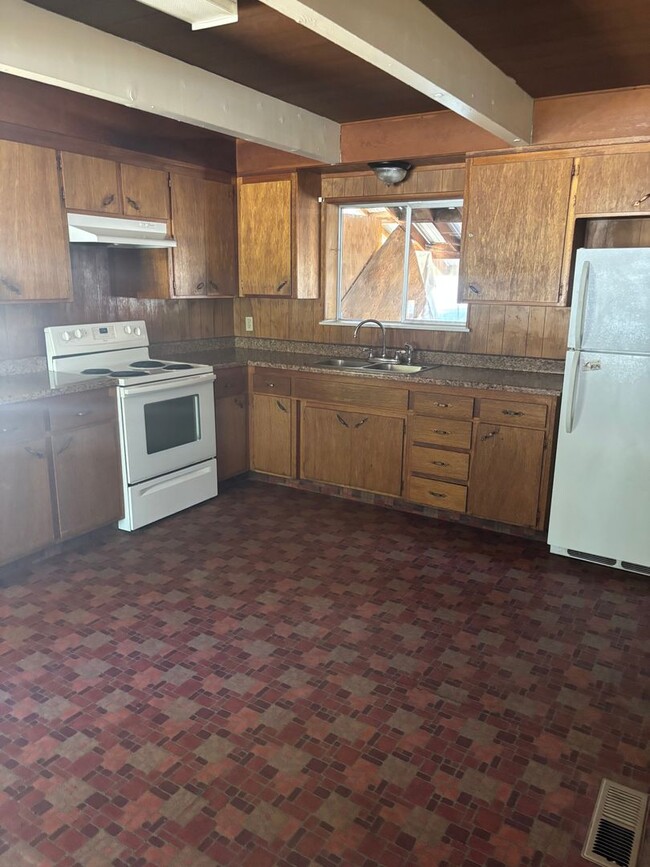 Building Photo - 2 bedroom house in Kings Beach