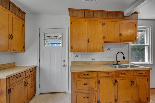 Building Photo - 3 Bed 2 Bath | Wedgewood Houston