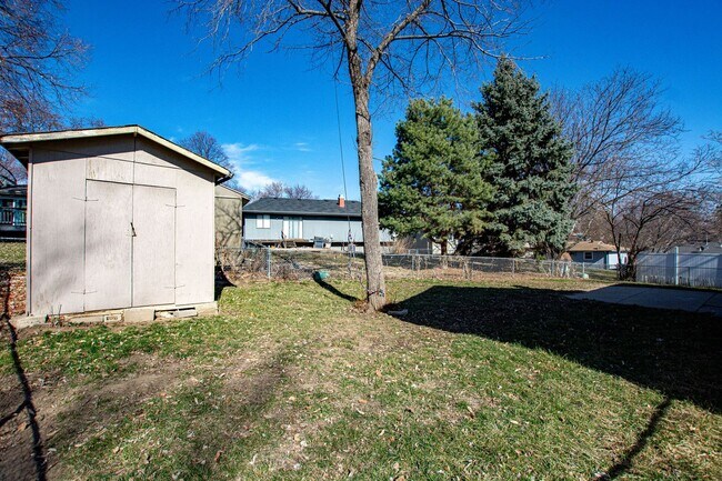 Building Photo - 3 Bedroom / 2 Bath Home in Millard!