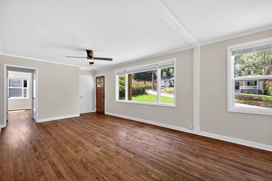 Building Photo - 1310 Kenilworth Dr SW