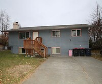 Building Photo - 710 Dogwood St