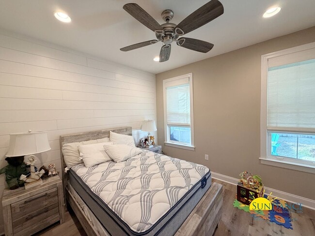 Building Photo - Charming 3BR Home with really great neighborhood perks!