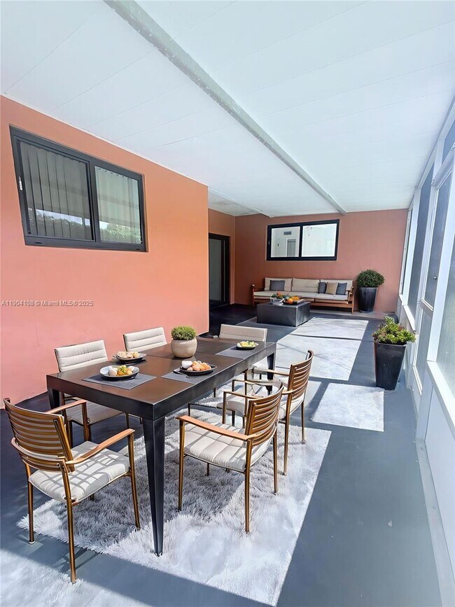 Building Photo - 9300 SW 52nd Terrace