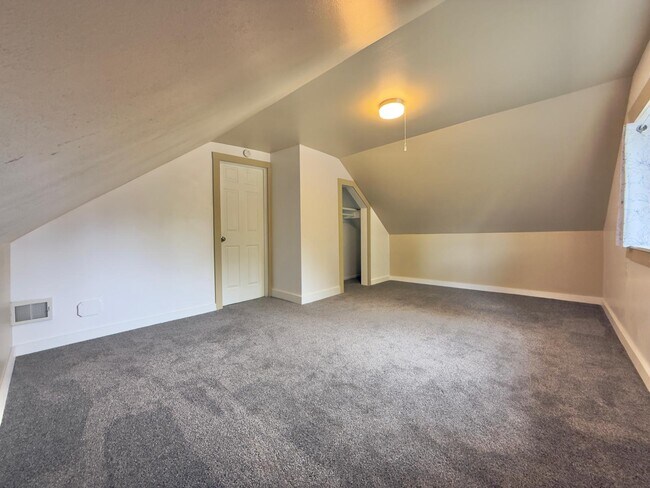 Building Photo - 3118 E 32nd Ave