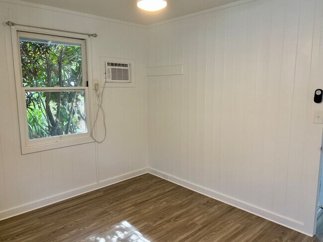 Building Photo - OAHU9364