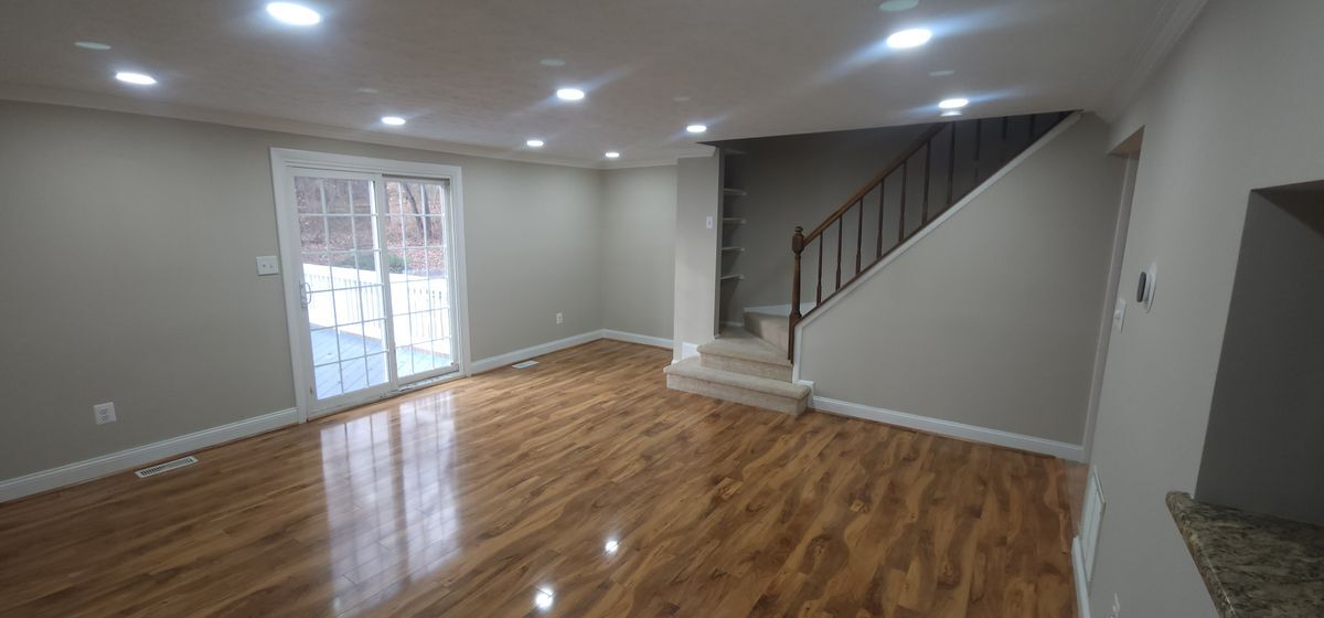 Building Photo - 7886 Marioak Dr