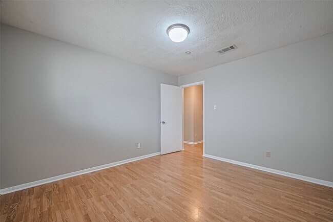Building Photo - 3518 Rolling Green Ln