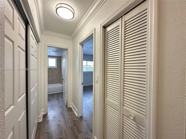 Building Photo - 1400 NE 56th St