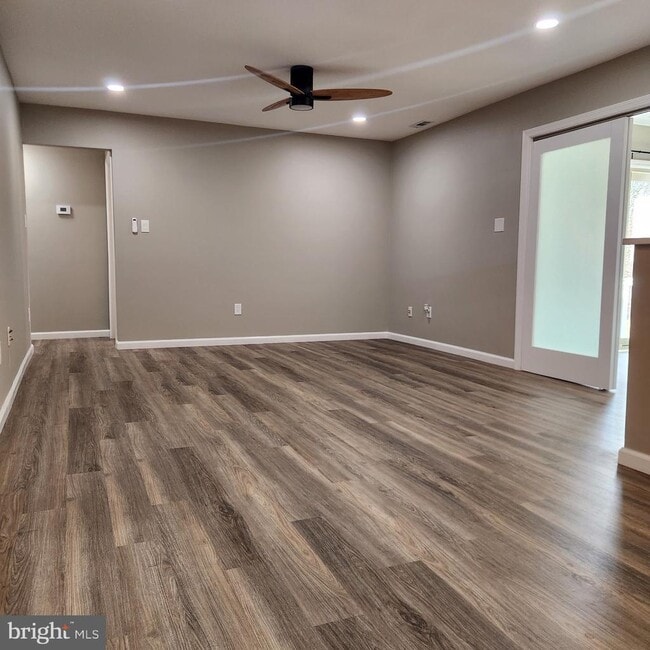 Building Photo - 16 Pickwick Pl