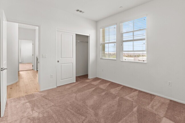 Building Photo - 1205 Calle Seabass