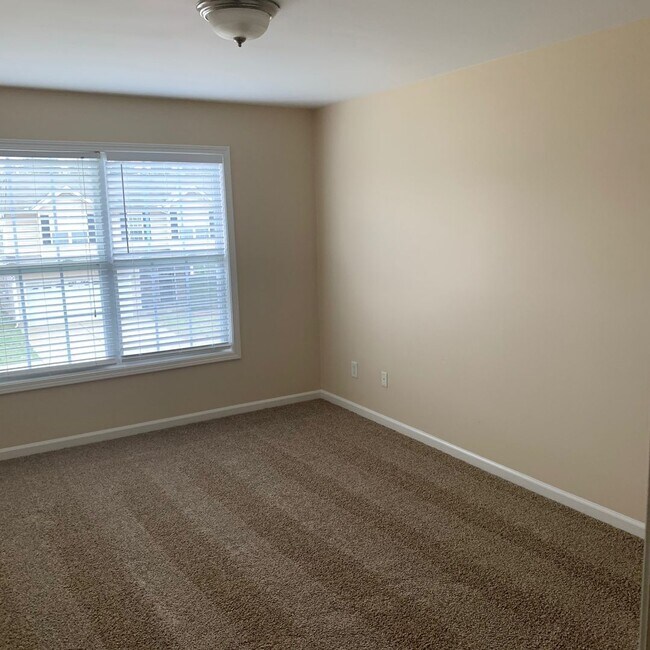 Building Photo - Coming Soon! Nice 3 bedroom house in convenient location
