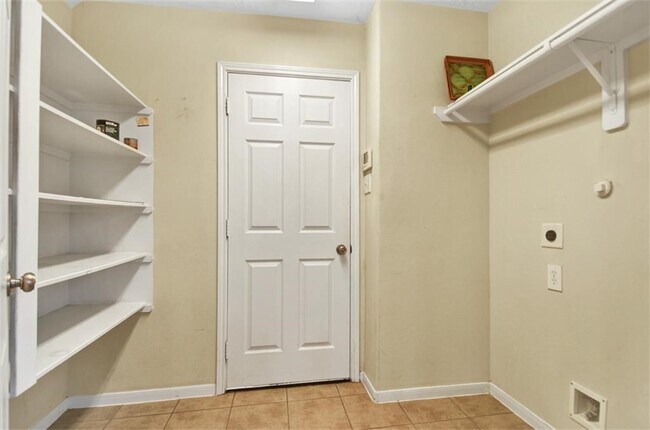 Building Photo - 26011 N Lakefair Dr