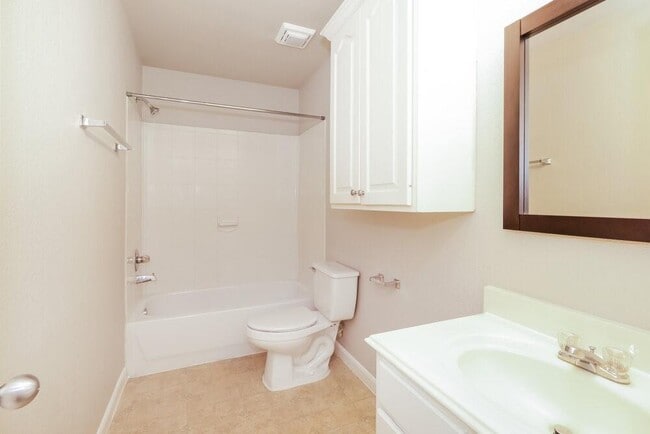 Building Photo - 6403 Misty Brook Bend Ct