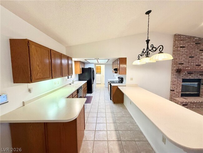 Building Photo - 1081 Pluto St