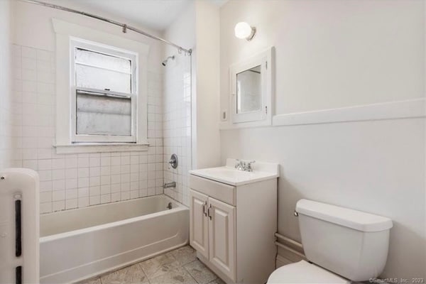 Building Photo - 19 Kingston St