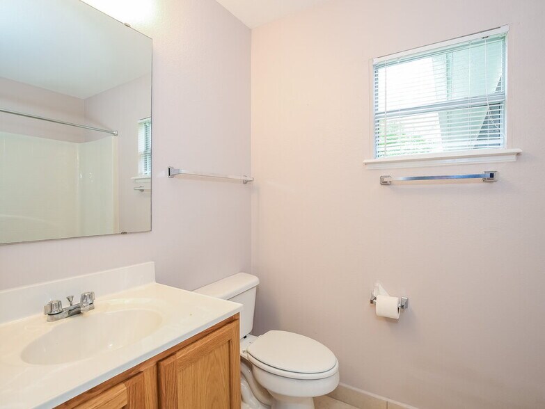 Building Photo - 3648 Wellington Pl