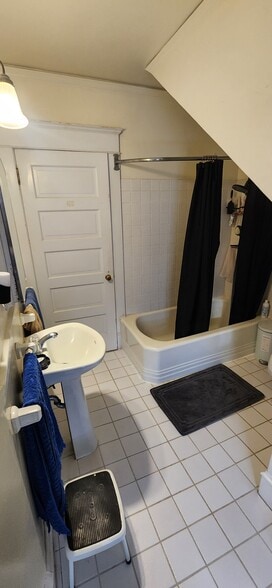 Building Photo - 1900 Colfax Ave S