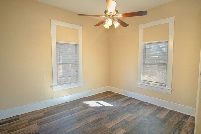 Building Photo - Beautiful 3BR/2Ba Home!