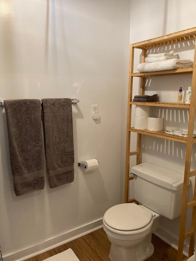 Building Photo - 1910 Donner St