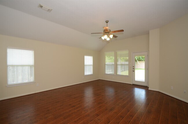 Building Photo - 23207 Dewflower Dr