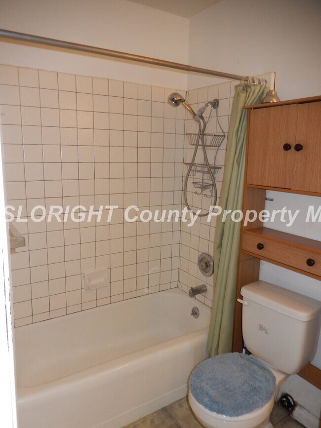 Building Photo - AVAILABLE JULY  - Laguna Lake Home on Large Lot - 3 Bedroom / 2 Bathroom