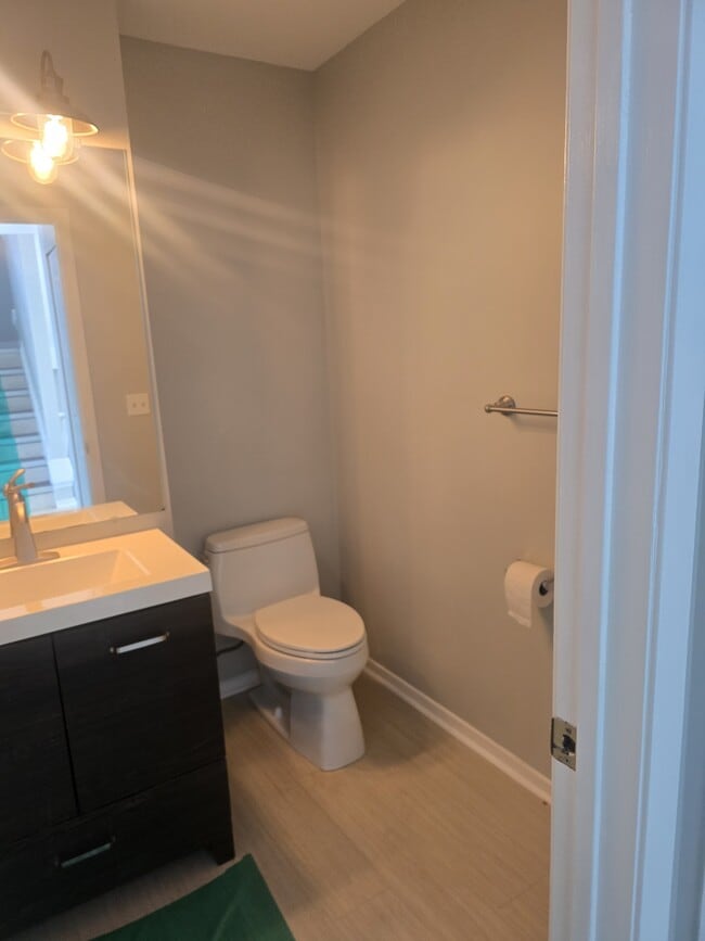 Building Photo - 247 Oak Ridge Dr