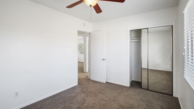 Building Photo - 4447 1/2 Mentone Street