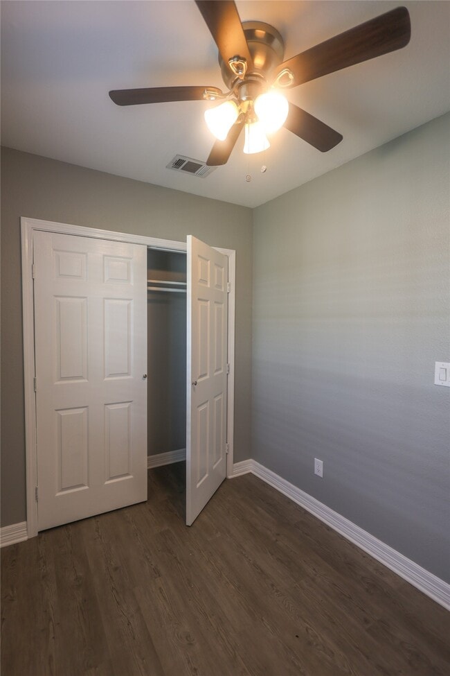 Building Photo - 23901 S Wildwood Dr