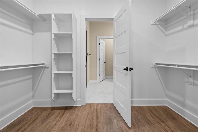 Building Photo - 1851 Utopia St