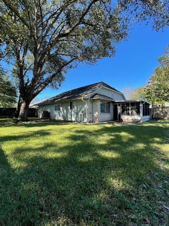 Building Photo - 2503 Radcliffe Dr