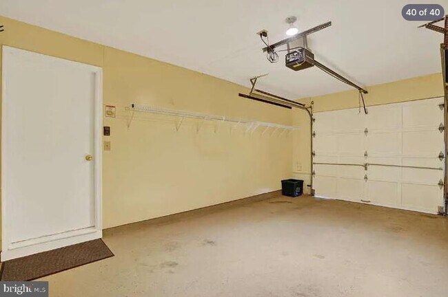 Building Photo - 7427 Salford Ct