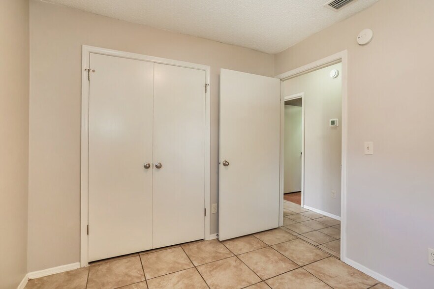 Building Photo - 8327 Argyle Corners Ct