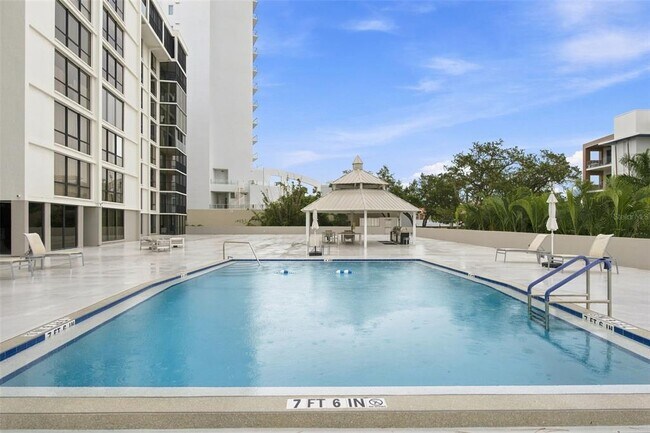 Building Photo - 707 S Gulfstream Ave