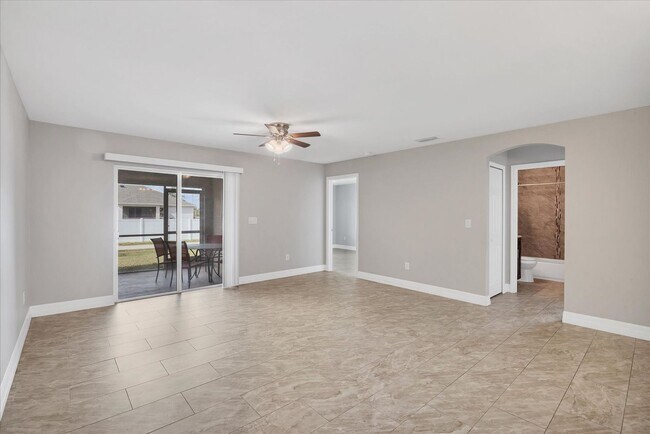 Building Photo - Duplex Unit For Rent In Port Charlotte