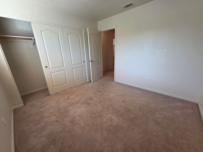 Building Photo - 4 bedroom in north Turlock!