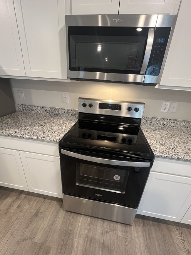 Building Photo - Wilderness Shores Dream Home - 4bd/2.5ba Single Family Home